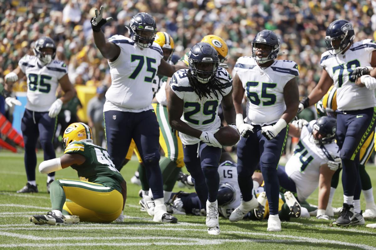 NFL Preseason: Seahawks end preseason with 19-15 loss to Packers