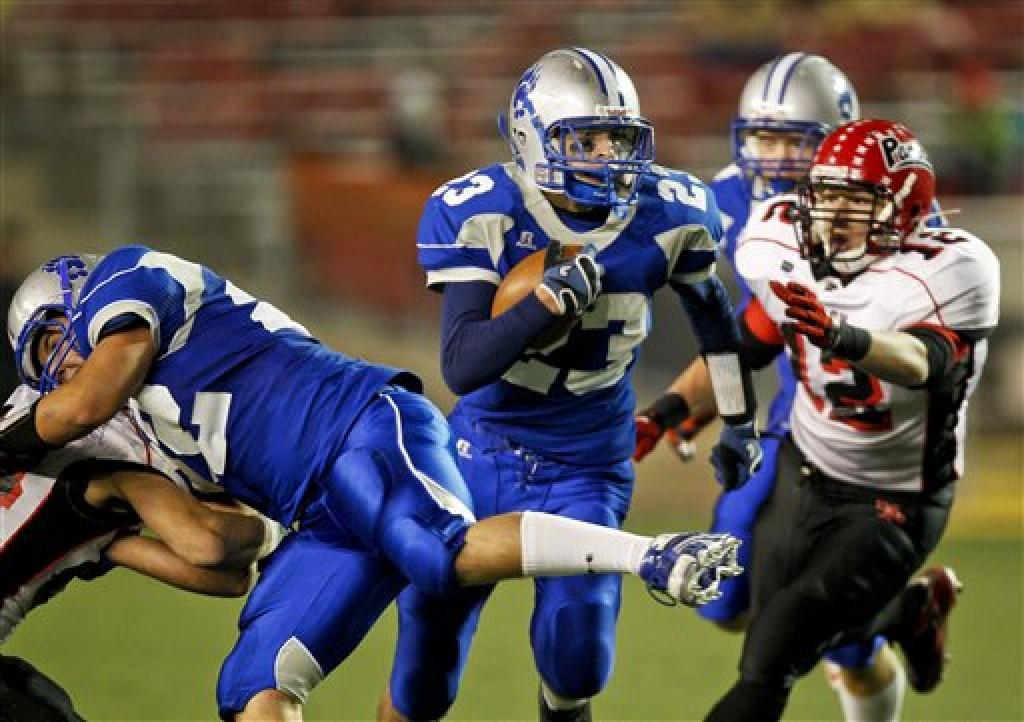 Uw Football Waukesha West S Joe Schobert Accepts Late Walk On