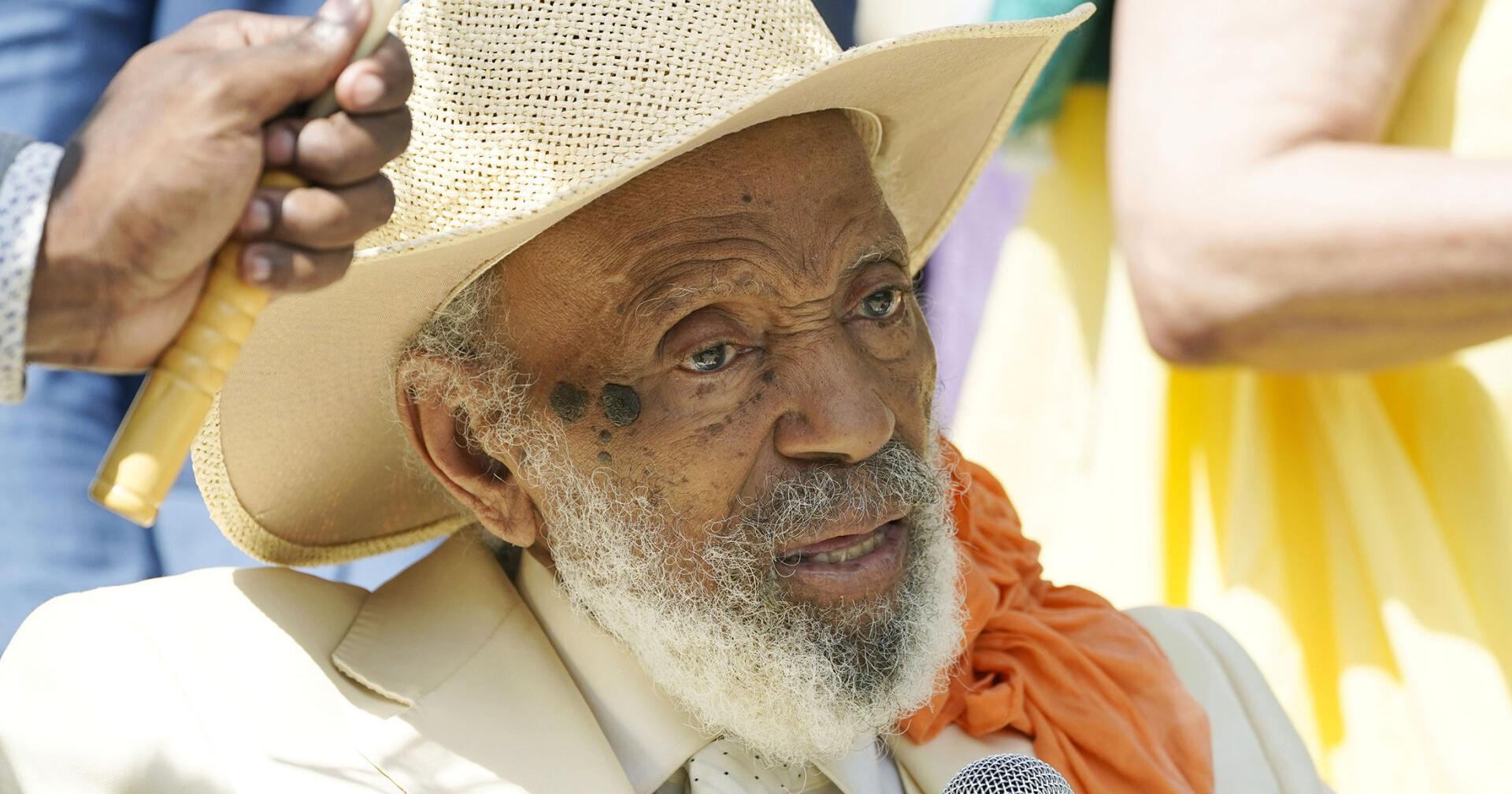 James Meredith risked his life doing civil rights work. At 90, he says religion can help cut crime - Vimarsana News