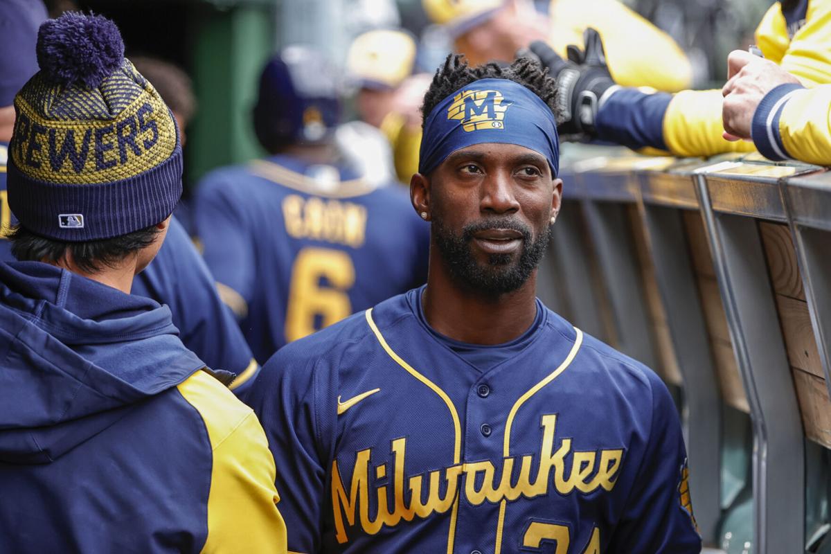 Brewers Manager: Latest on Rowdy's freak accident, Miley on IL