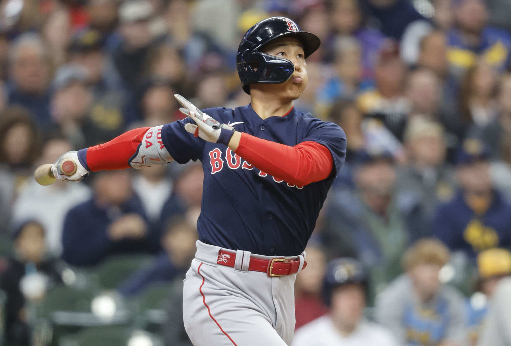 Red Sox erupt in eighth inning, rout Brewers in rubber game of series