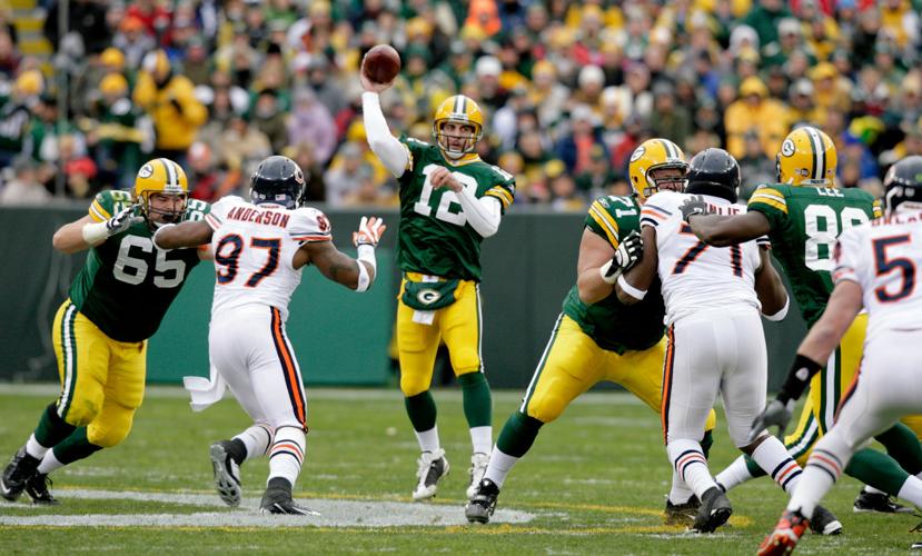 Bears vs. Packers Final Score: Rodgers Throws Six TDs in 55-14