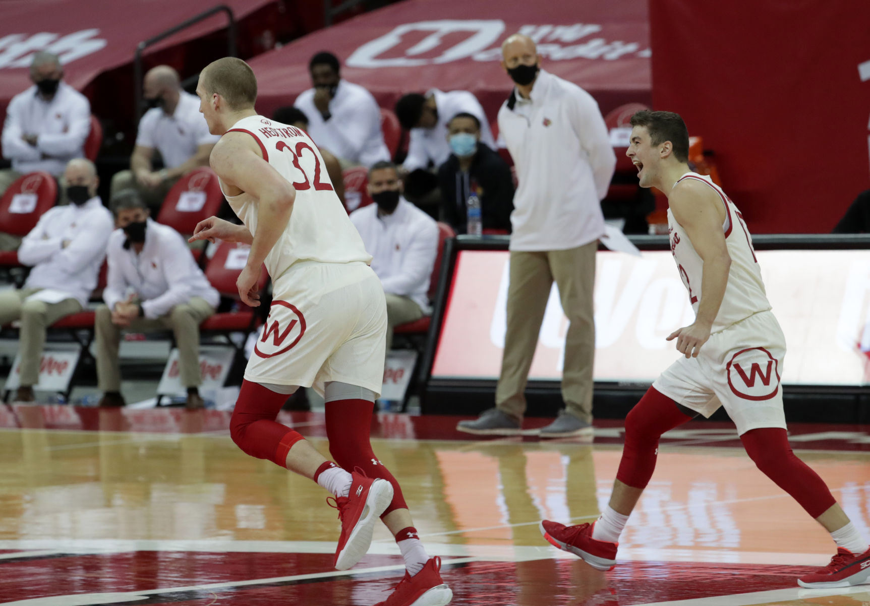 wisconsin badgers basketball roster 2018