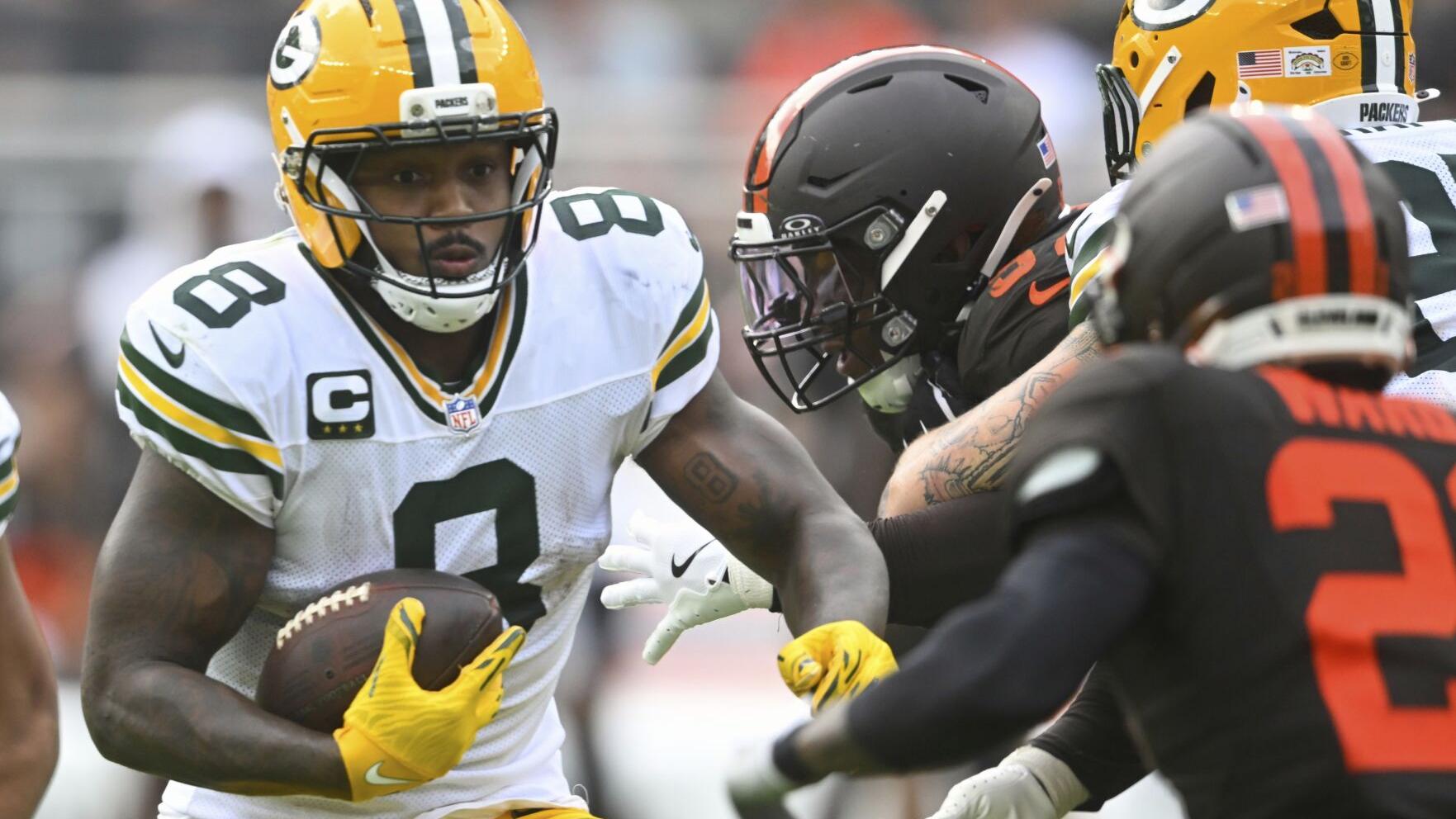 Packers' Josh Jacobs is off to a slow start behind a banged-up offensive line