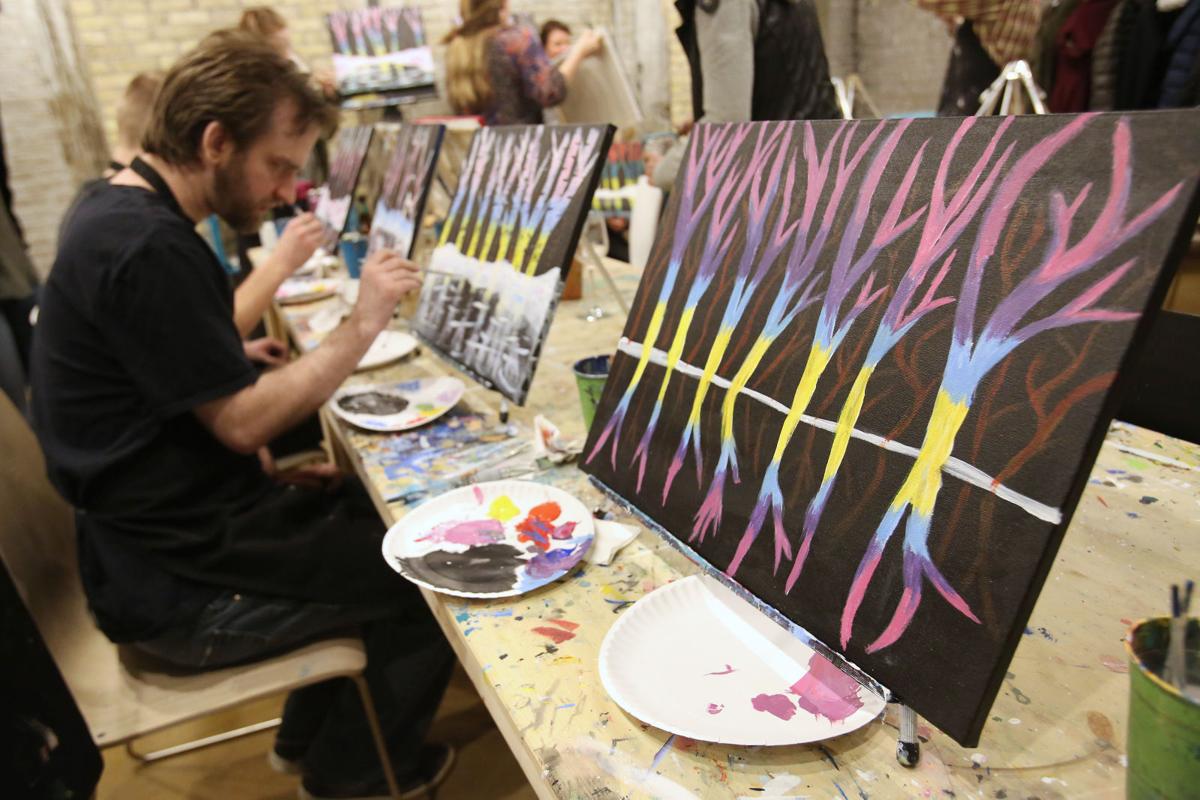 Everyone S An Artist At Drink And Paint Studios Yeah Right