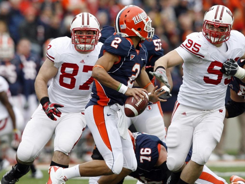 Uw Football Under The Radar Badgers Defense Also Enjoying