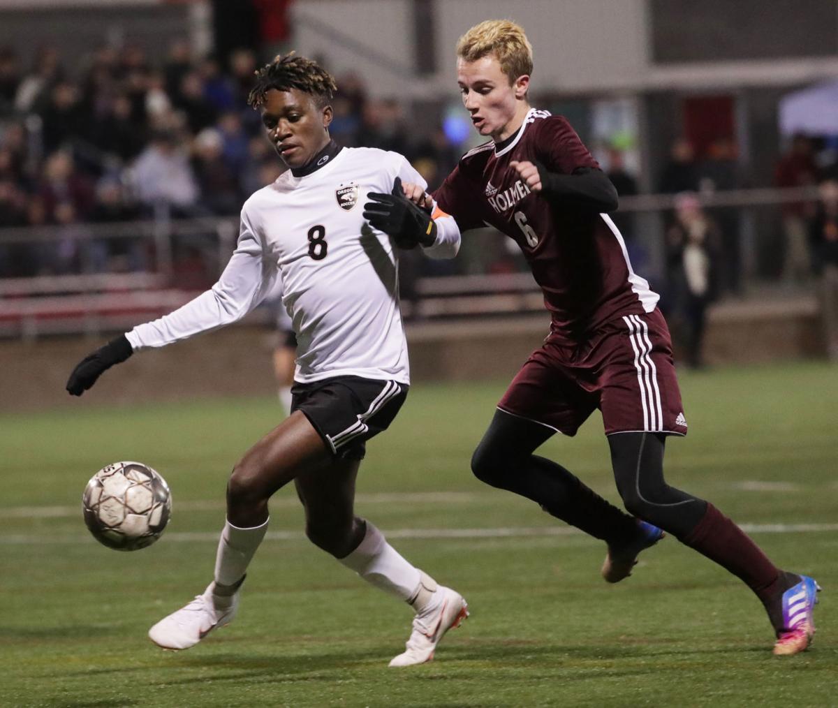 WIAA state boys soccer: Oregon's Madison Conduah on the run
