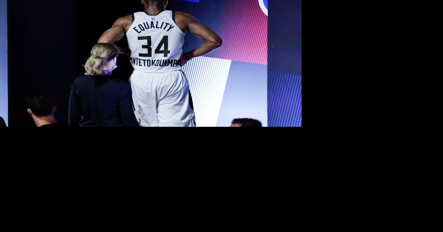 Giannis Antetokounmpo showing off his wingspan #nba 