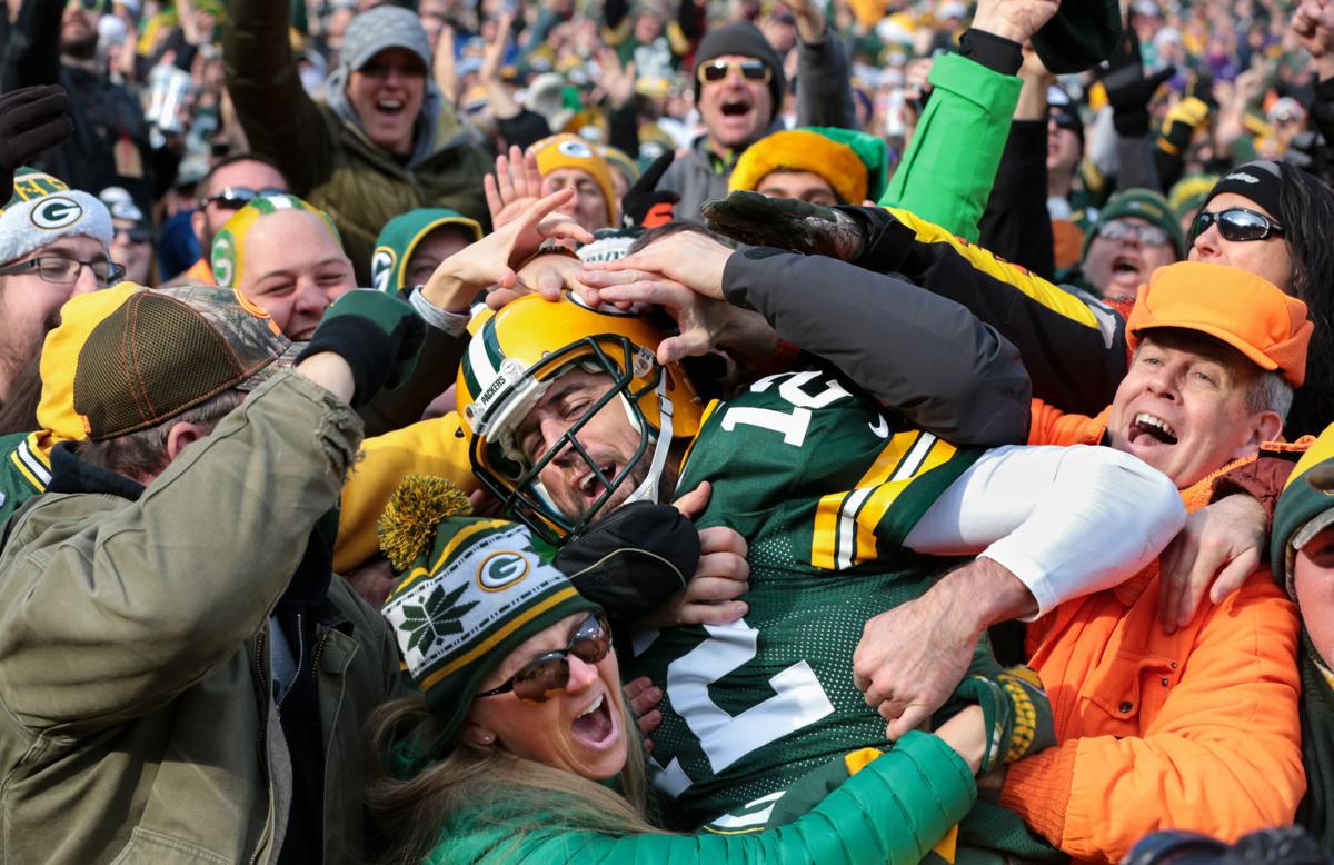 2016 12 24 Lambeau Leap Madison Com