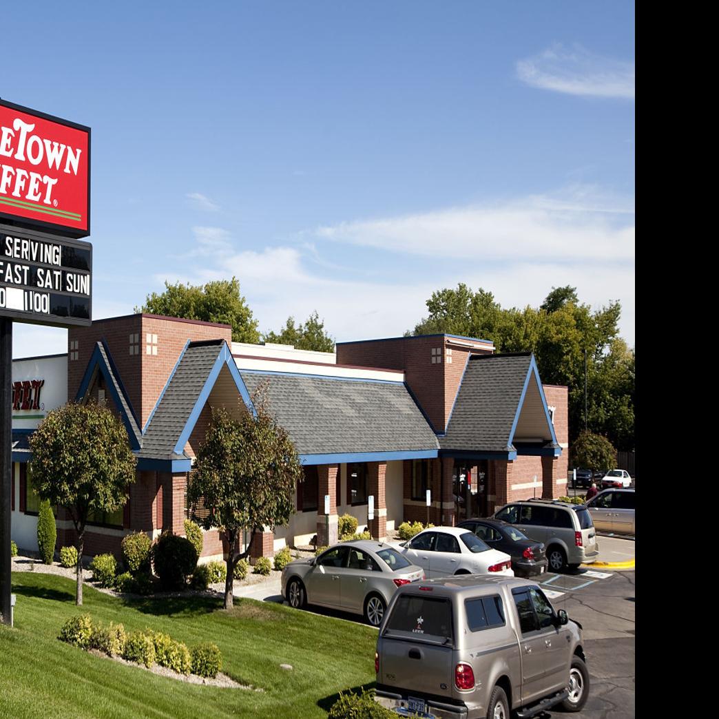 Restaurant News Hometown Buffet Closes After Bankruptcy Filing Restaurants Madison Com