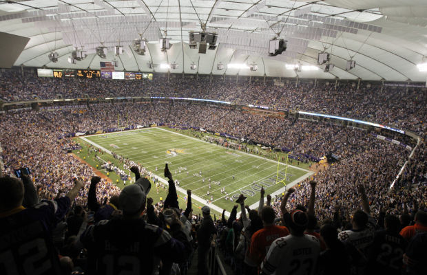 Metrodome roof rips, collapses