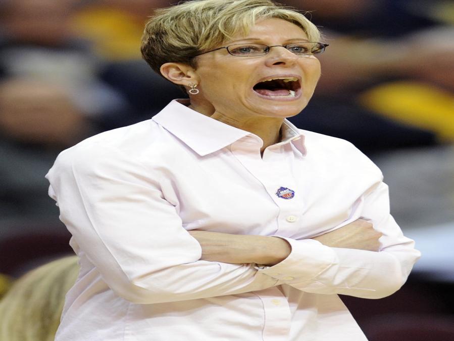 Kathi Bennett Returns To Basketball As Assistant Coach At Edgewood