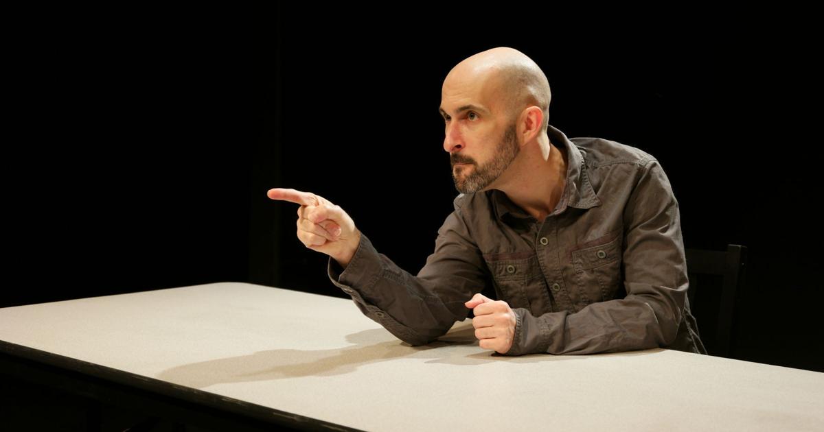 As Wisconsin eyes Foxconn, an actor revives Mike Daisey's controversial ...