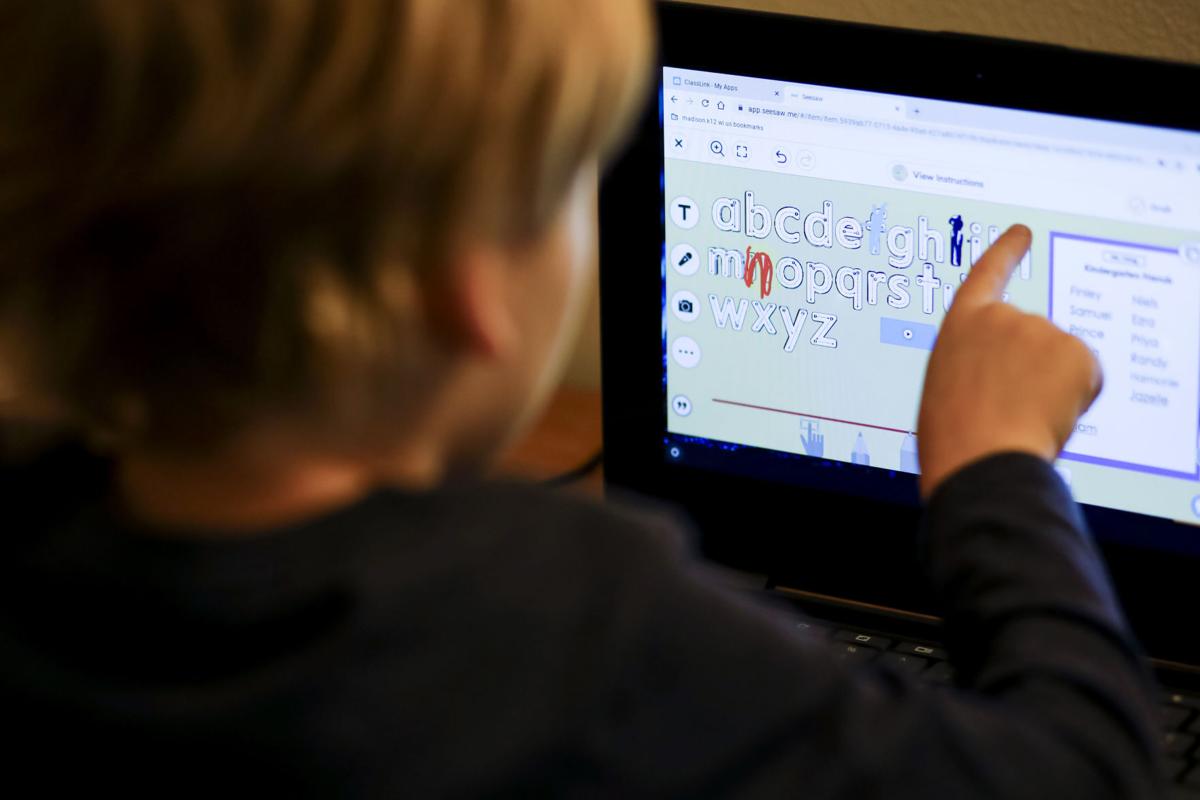 Roughly 750 Families Apply For Madison School District S Virtual Program For Grades 4k 5 Local Education Madison Com Roughly 750 Families Apply For Madison School District S Virtual Program For Grades 4k 5 Local Education Madison Com