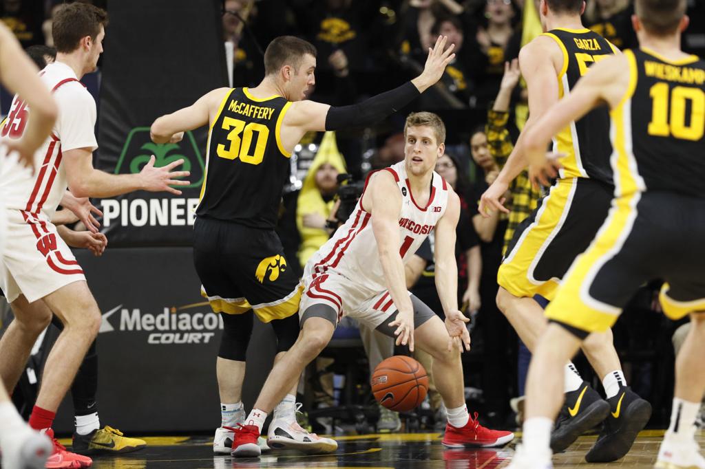 After Long Day Badgers Coach Greg Gard Receives Call From Mentor