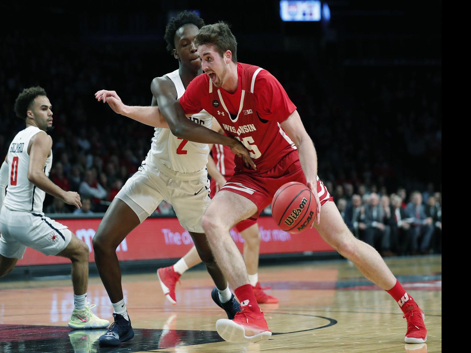 Battle In Brooklyn Wisconsin Badgers Come Up Short Against