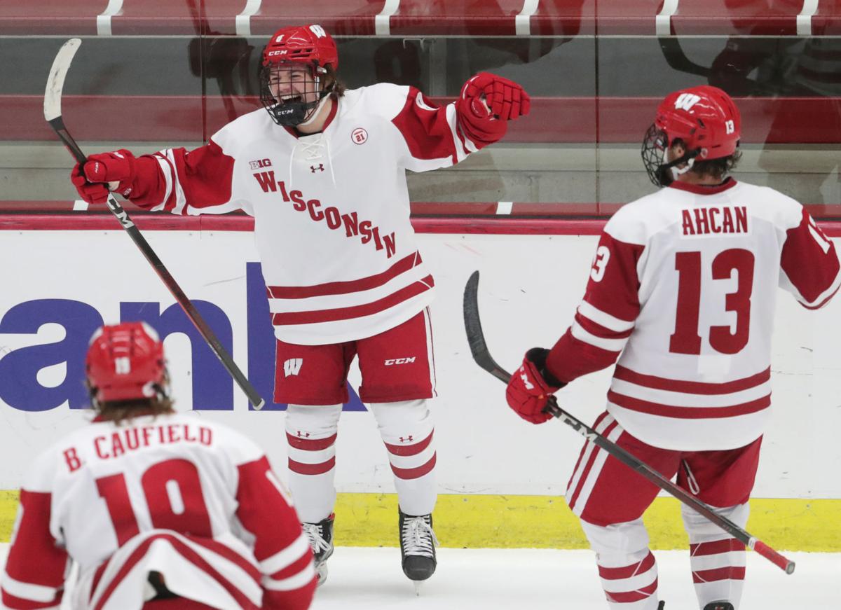 Badgers Cole Caufield Stars In Big Ten S Weekly Men S Hockey Awards Wisconsin Badgers Hockey Madison Com