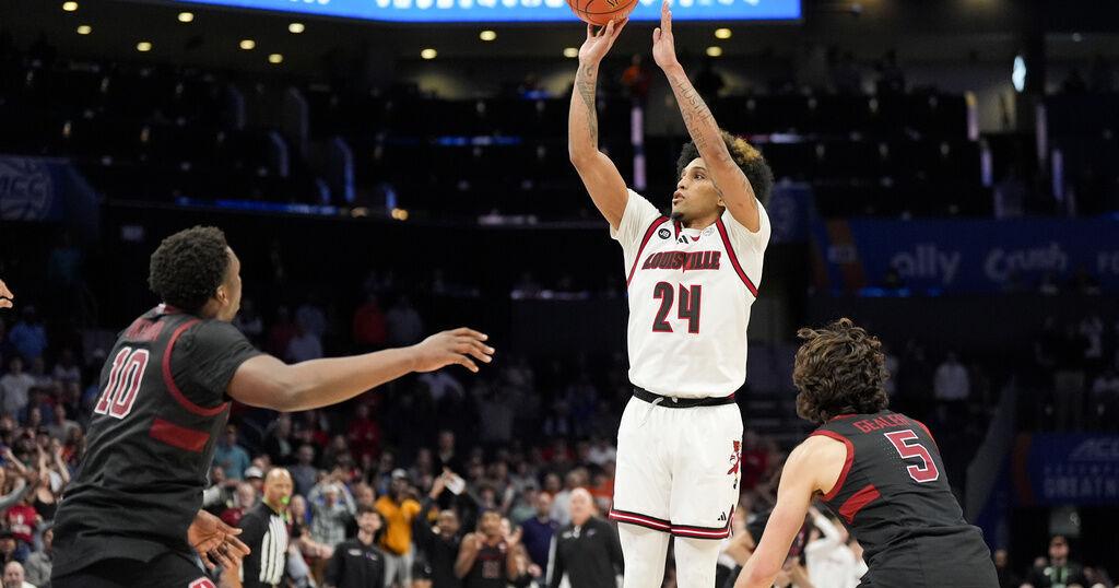 Former Wisconsin men #39 s basketball point guard earns NBA deal