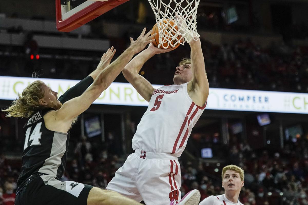 Three things that stood out from the defeat of the Wisconsin men's basketball team to Providence uw mbb jump image 11-15