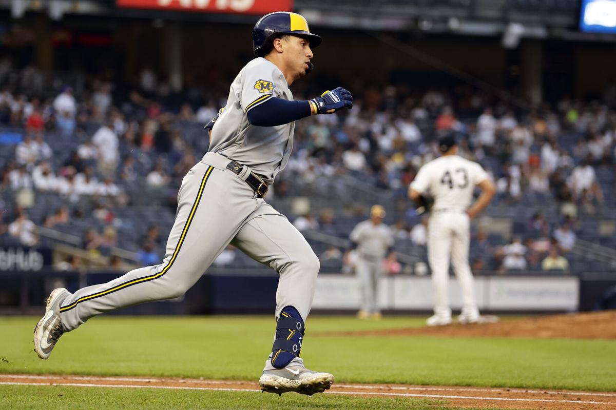Tyrone Taylor homers in Brewers' Wild Card Series Game 1 loss