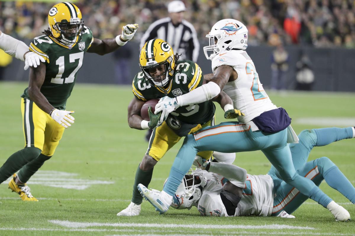 Tom Oates Aaron Jones Career Day Offers Glimpse Of Packers Potential On Offense Pro Football Madison Com Aaron jones for a 75 yard dash touchdown to start the 2nd half!