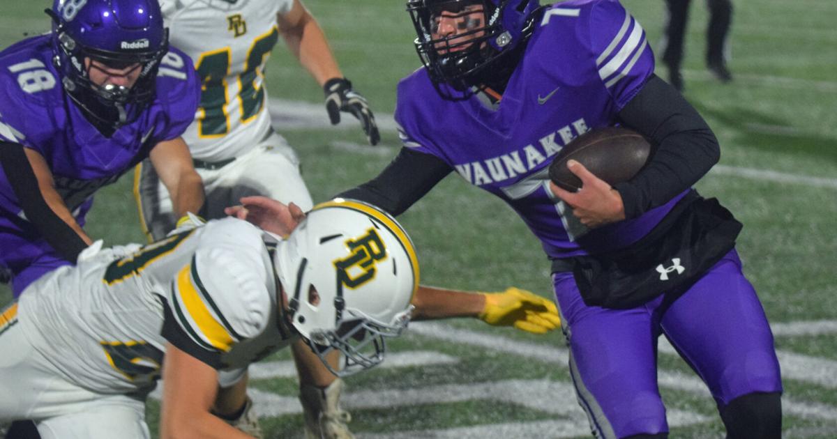 WIAA high school football playoff scores for Madison teams