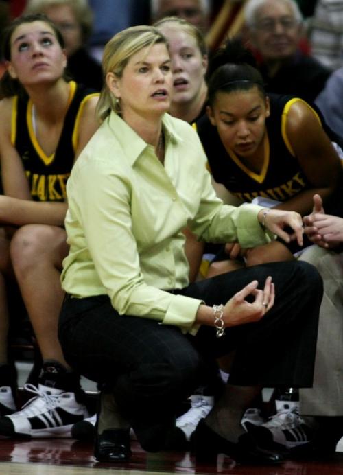 College Women S Basketball Madison Native Botham Steps Down As