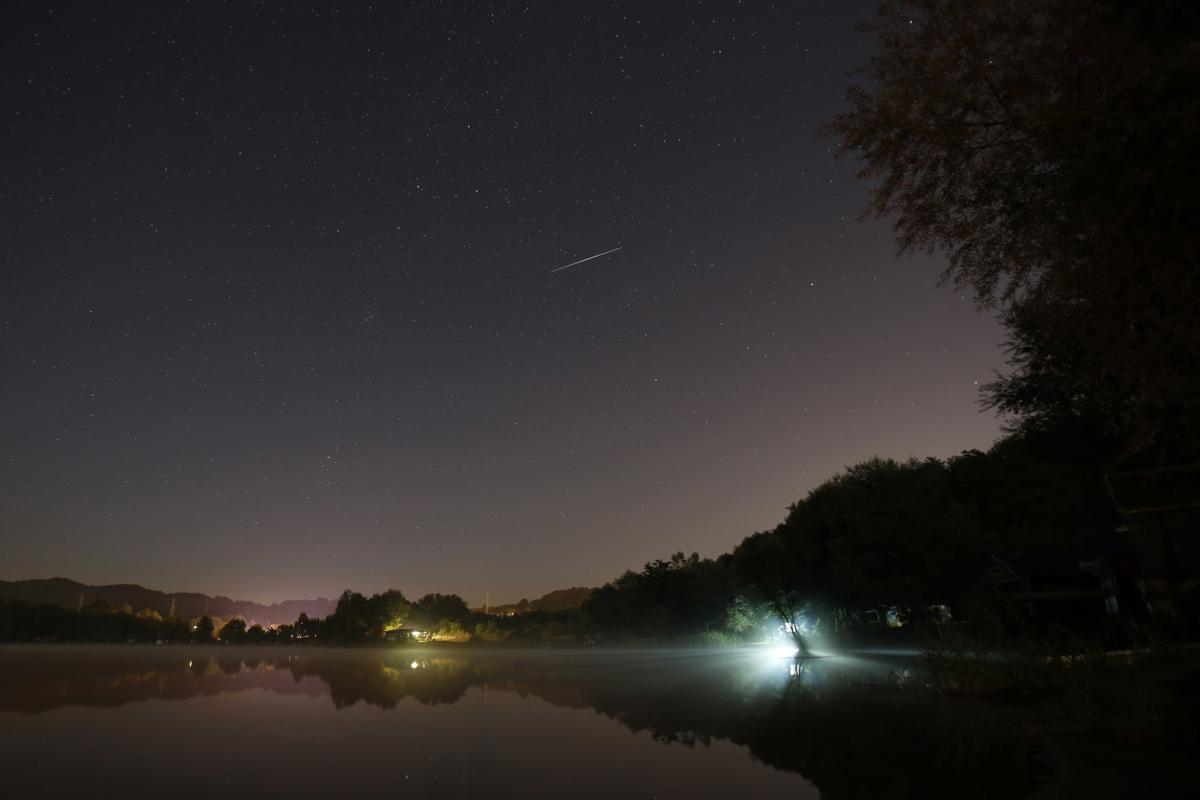 Three Bright Planets Over Wingra Park >> 17 Stunning Photos Of Meteors To Celebrate National Meteor Watch Day Three Bright Planets Over Wingra Park >> 17 Stunning Photos Of Meteors To Celebrate National Meteor Watch Day
