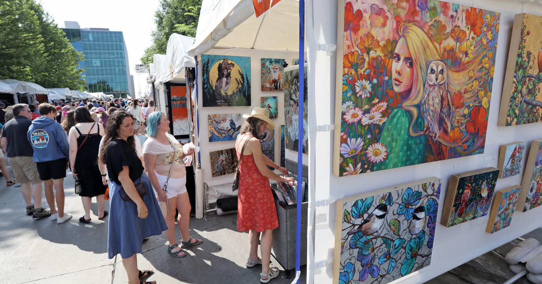 Art Fair on the Square draws thousands to downtown Madison - Vimarsana News