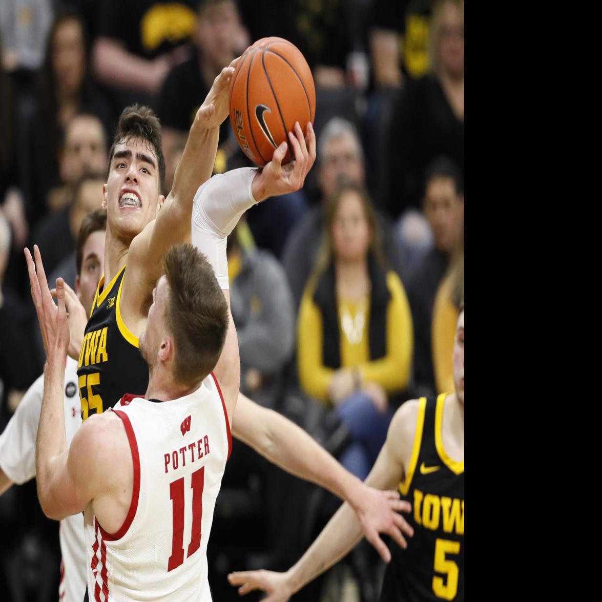 Coming Unglued Wisconsin Badgers Blow Second Half Lead As Iowa