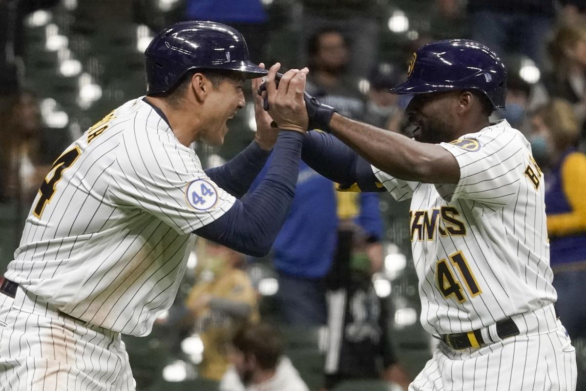 Avisaíl Garcia declines 2022 option with Brewers, will become free agent; Jackie  Bradley to stay