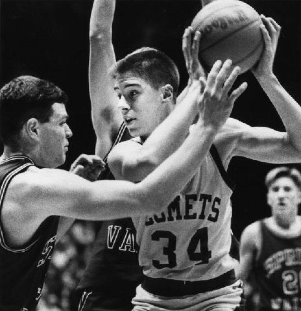 3 1993 Pieper Beats Okey Hands Him The Baton Madison Com