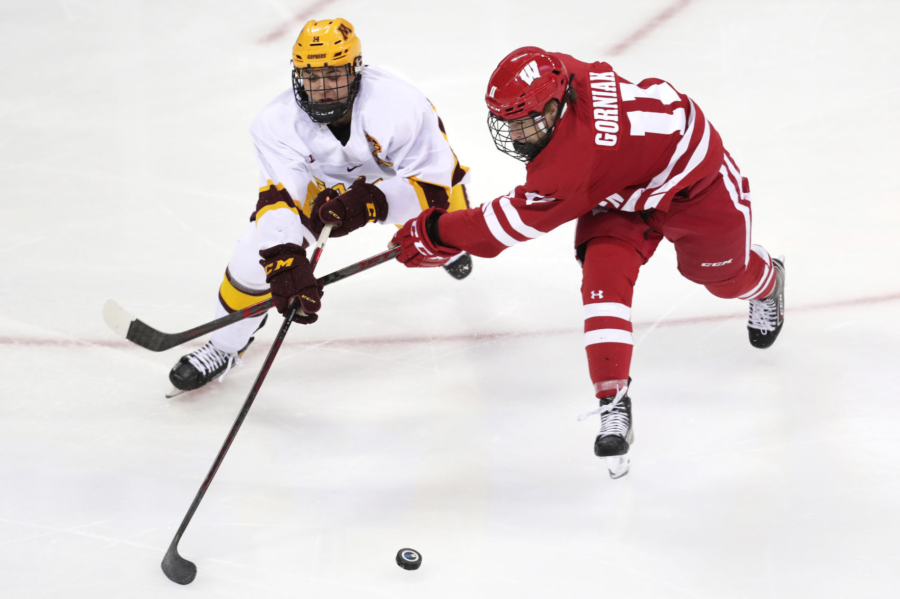 Milewski on hockey Comparisons dont paint a pretty picture of Badgers in rough start to season