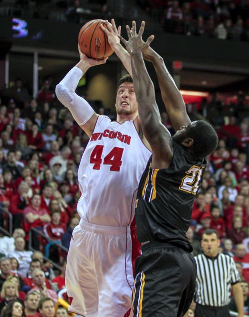 Badgers Men S Basketball No Problem With Slow Pace In Opener Uw