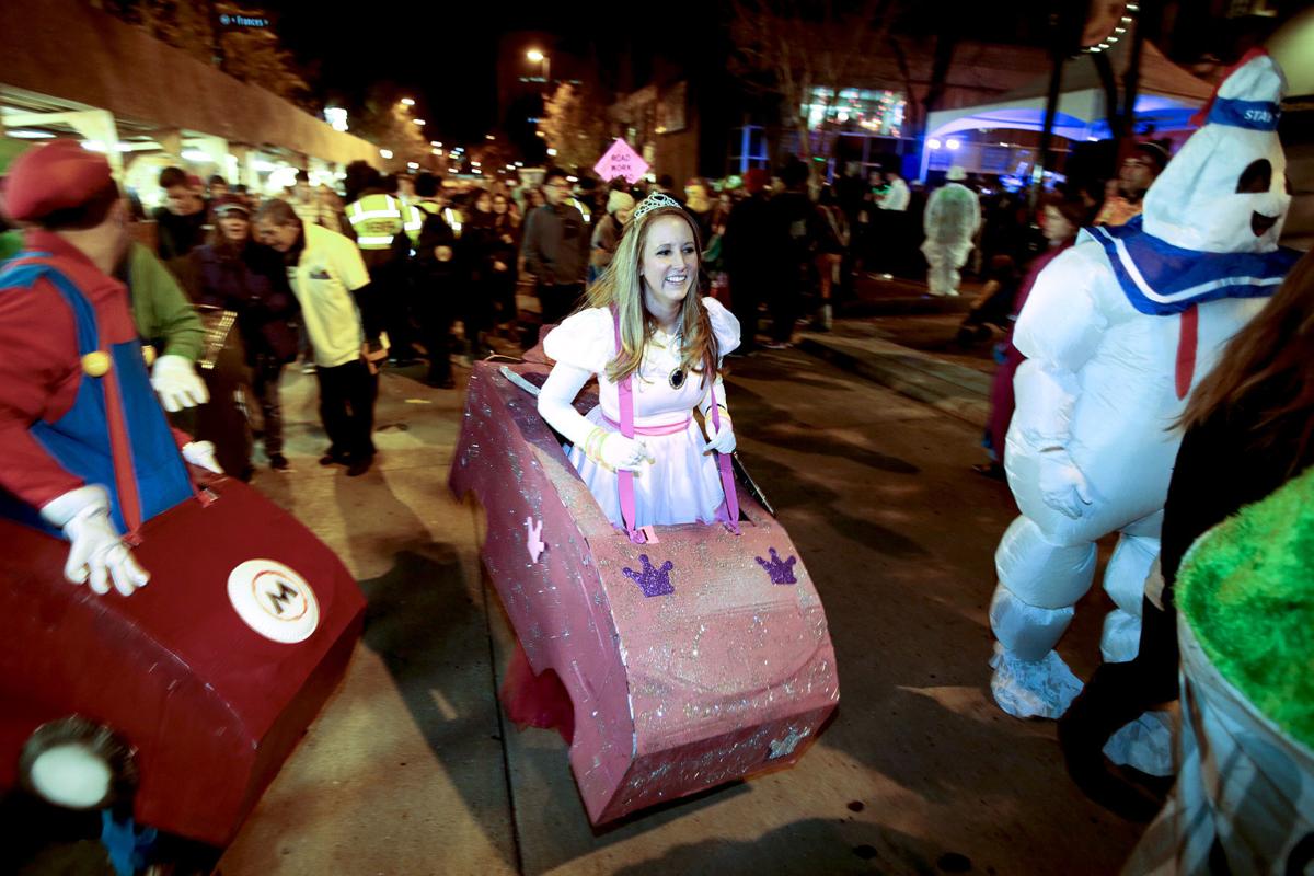 where to watch halloween madison wi 2020 Throwback Photos See 4 Decades Of Halloween Celebrations On State Street Entertainment Madison Com where to watch halloween madison wi 2020