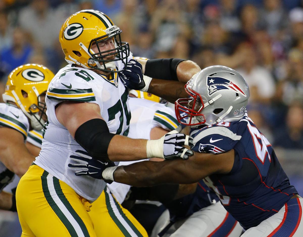 Packers Bryan Bulaga Out Sunday With Knee Injury Report Says It S Sprained Mcl Pro Football Madison Com