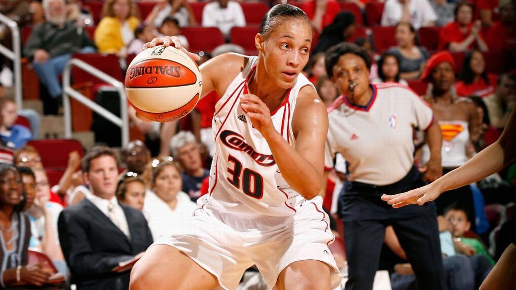 Former Badgers Standout Tamara Moore Blazes Basketball Trail