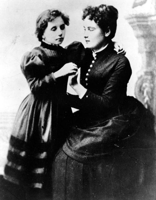 1887 Helen Keller & Anne Sullivan 1887 Helen Keller & Anne Sullivan
