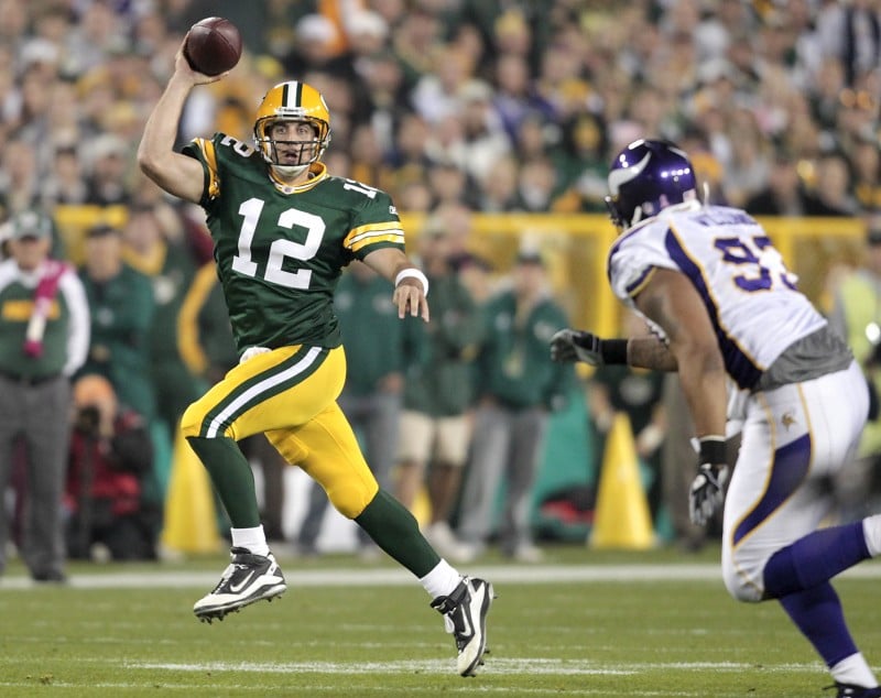 Packers Get First Victory Over Viking Brett Favre With 28-24 Sunday Night  Win 