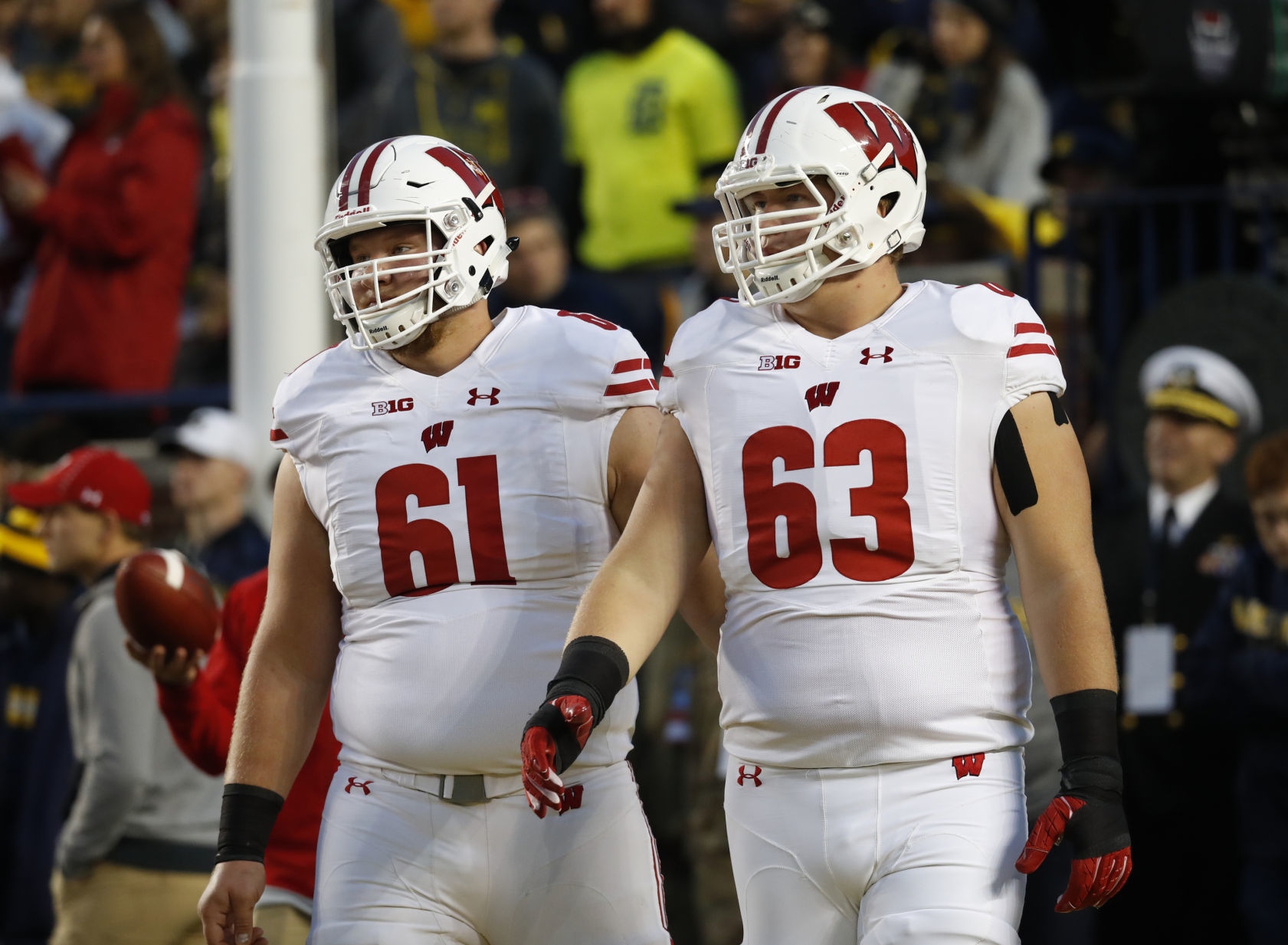 Badgers Center Tyler Biadasz To Return To Wisconsin For Junior Season ...