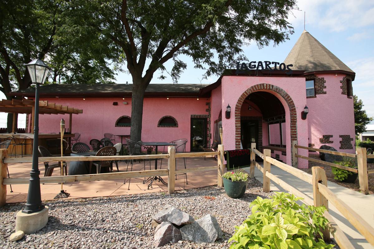 Restaurant Review Lagartos Is Big Pink And Full Of Flavor