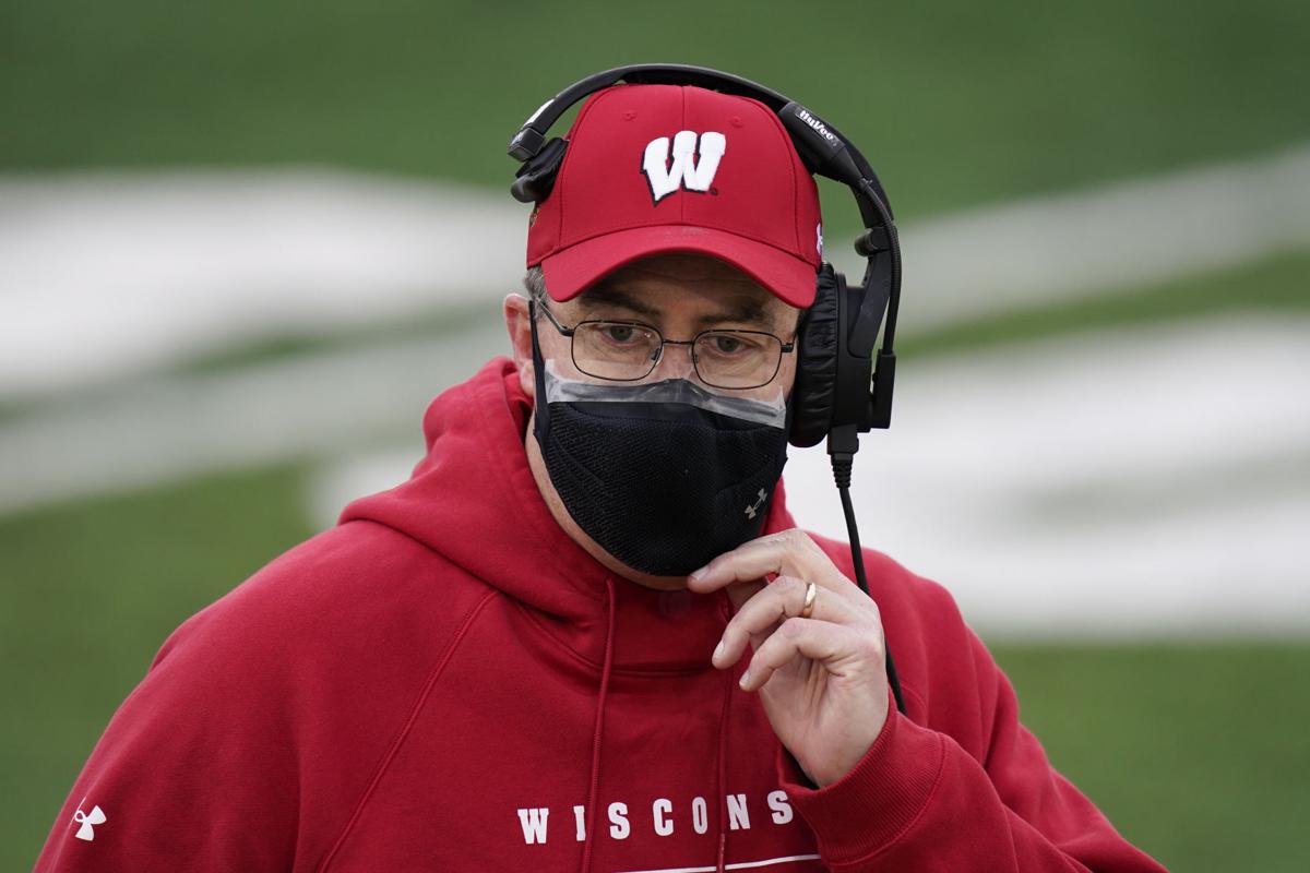 Hawkeyes 28, Badgers 7