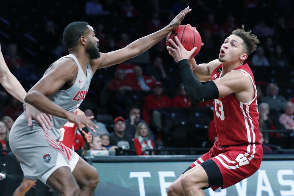 Badgers Brad Davison Under Microscope With New Rule Aimed At Eliminating Flopping Wisconsin Badgers Men S Basketball Madison Com
