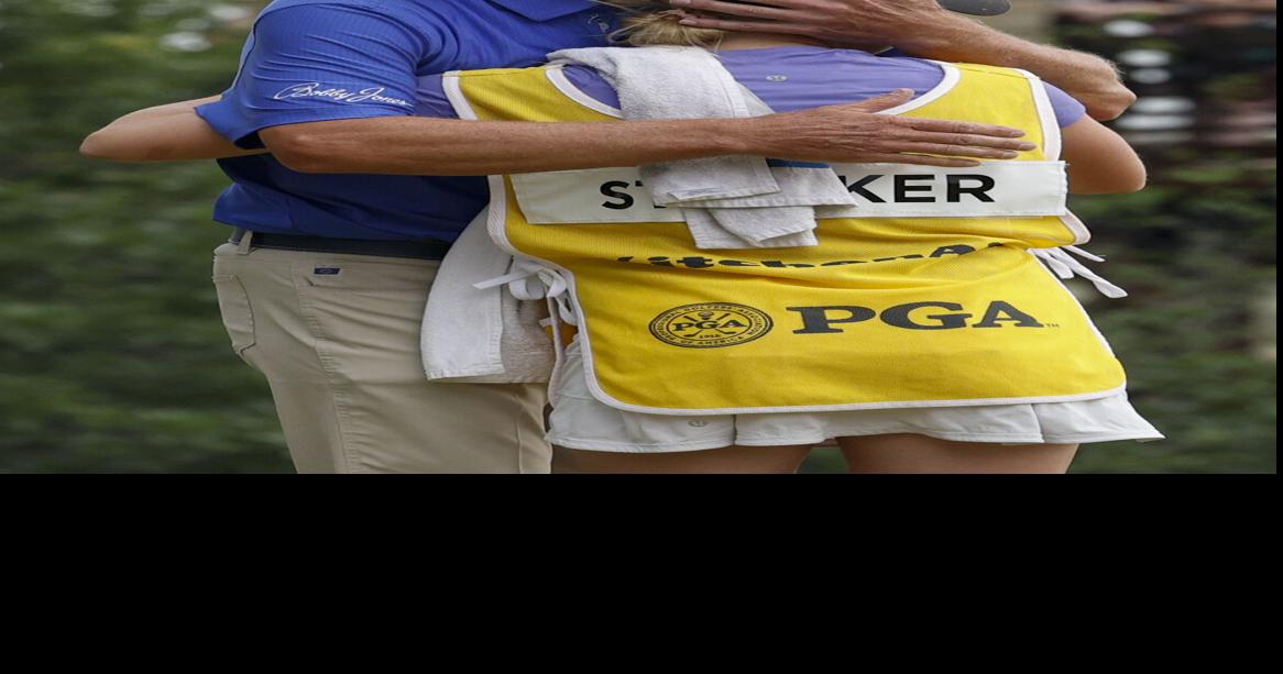 Steve Stricker's Senior PGA victory with daughter Izzi as caddie