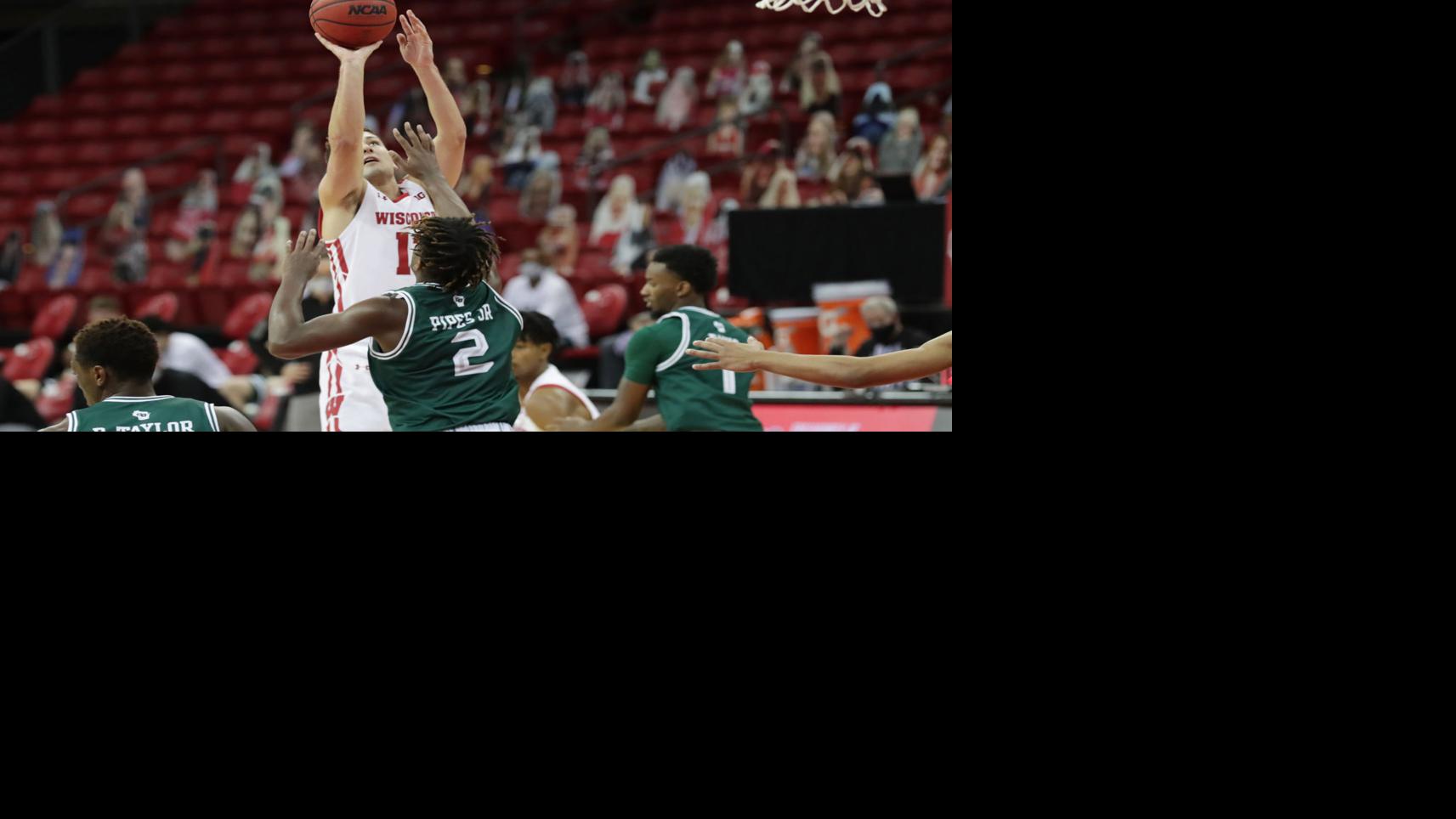 Fans take to Twitter to weigh in on Wisconsin Badgers