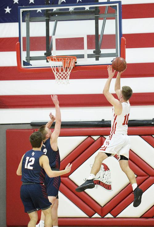 Reedsburg-at-Mount-Horeb-Wisconsin-high-school-basketball-05-H1B0239-12072018203619