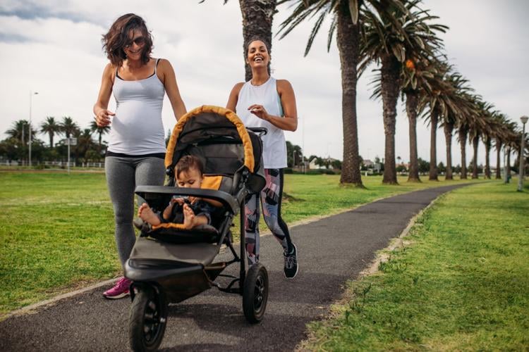 5 benefits of walking 20 minutes a day stock photo 3