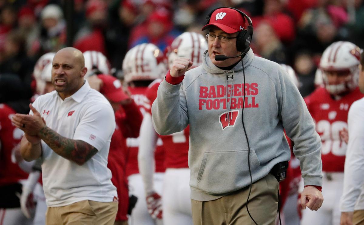 Badgers Football Wisconsin S Paul Chryst Wins Big Ten Coach Of