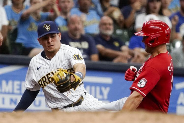 Brewers' Josh Hader strikes out 8 Reds in 2 2/3 innings