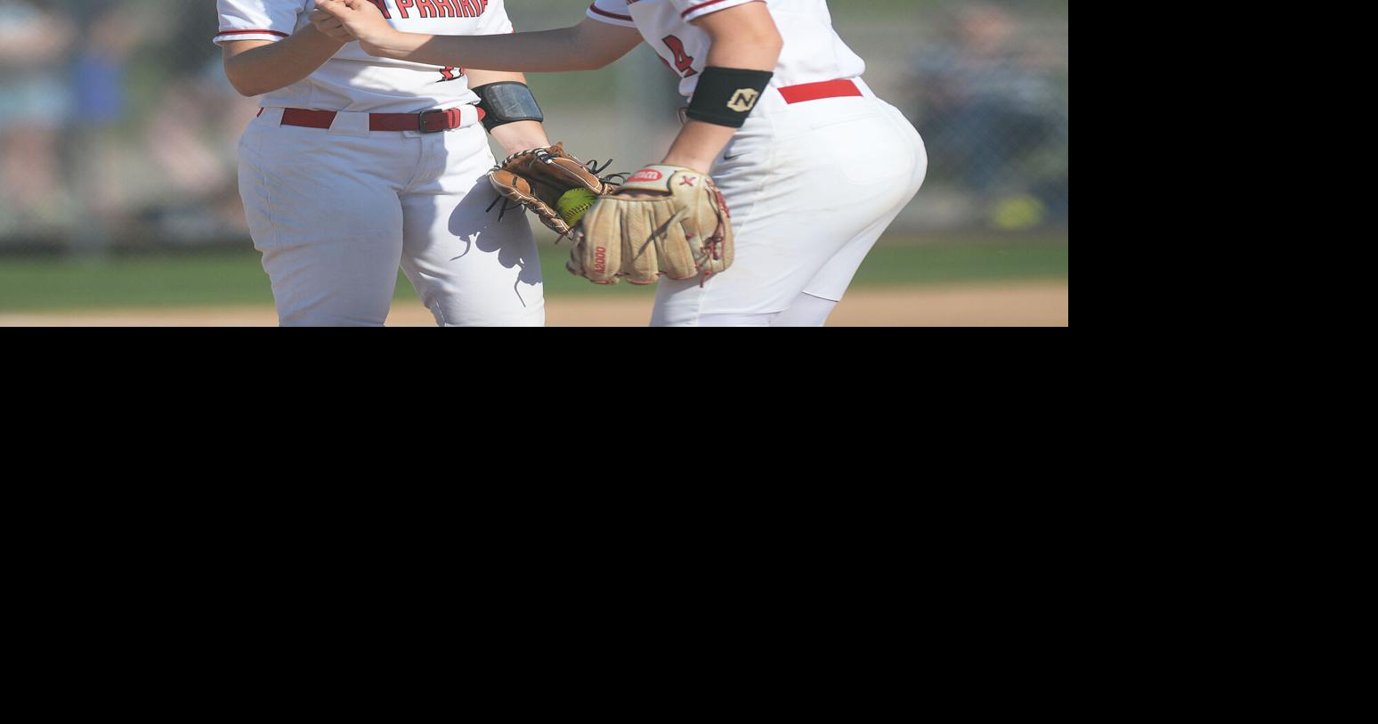 Iola-Scandinavia Thunderbirds win Division 4 state softball title